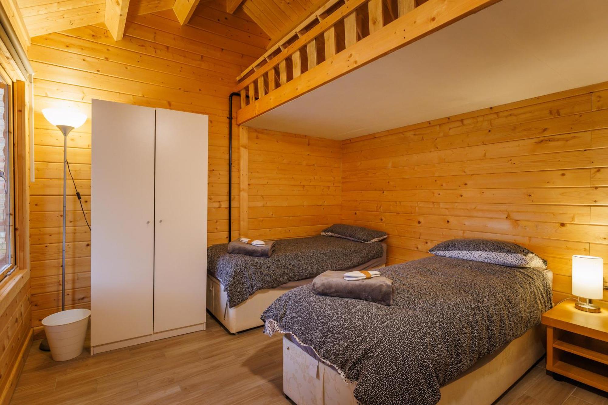 Spacious Cabin Evcharger And Free Parking Near Cambridge מראה חיצוני תמונה