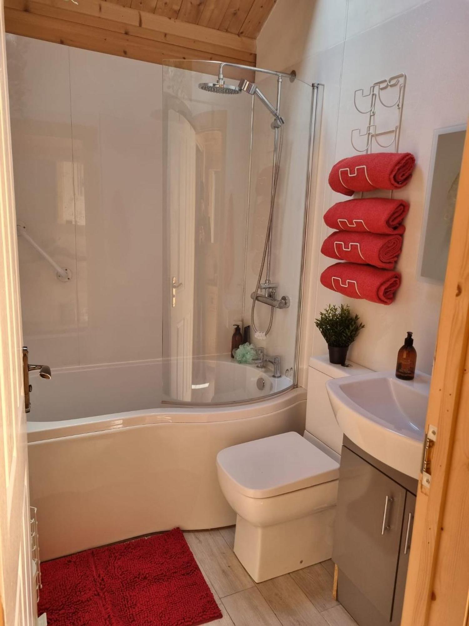 Spacious Cabin Evcharger And Free Parking Near Cambridge מראה חיצוני תמונה