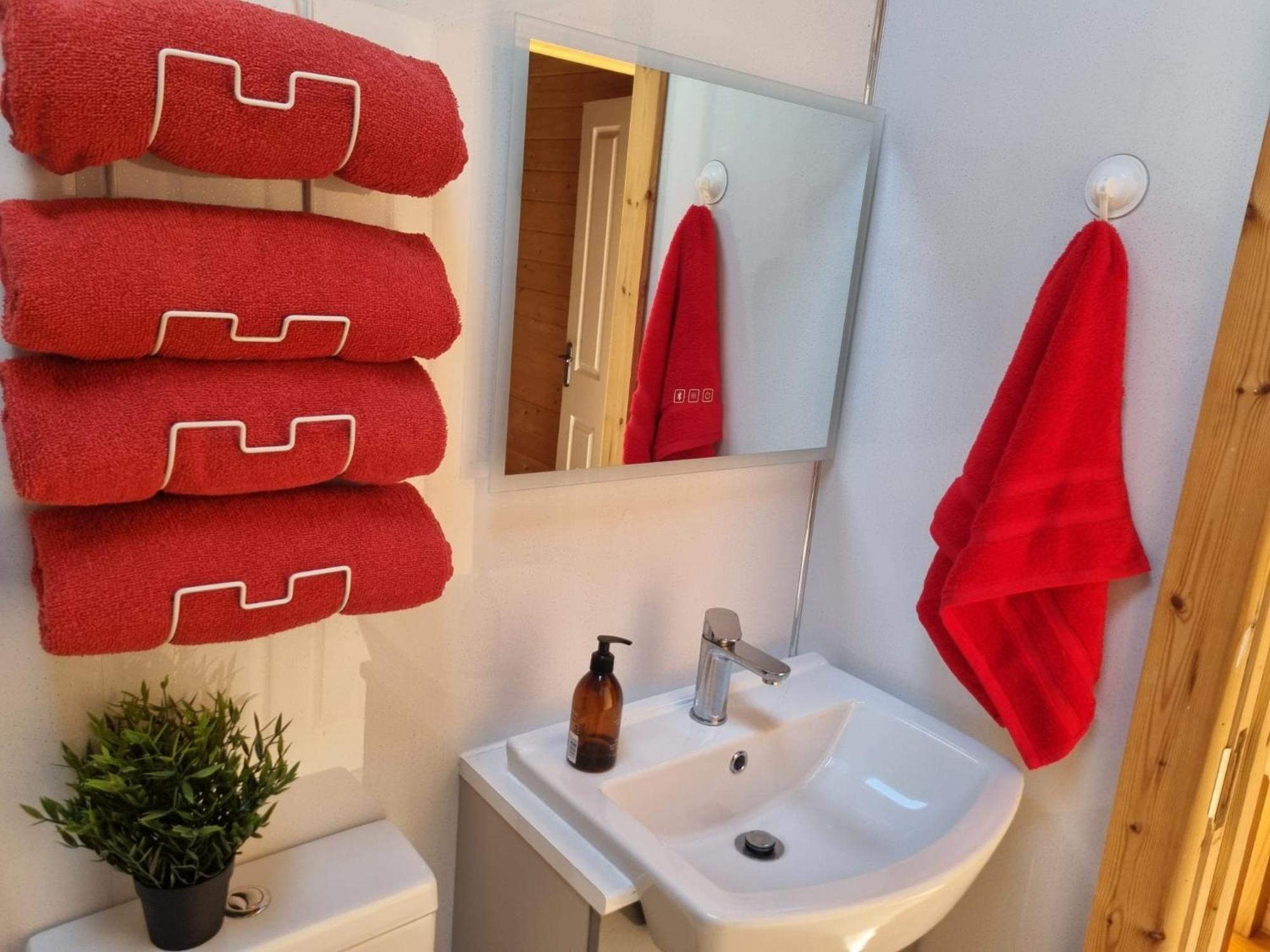 Spacious Cabin Evcharger And Free Parking Near Cambridge מראה חיצוני תמונה